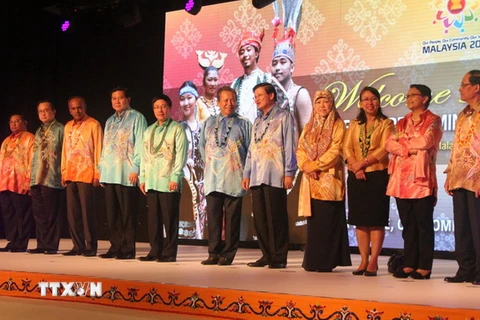 Phó Thủ tướng, Bộ trưởng Ngoại giao dự tiệc chiêu đãi tại Malaysia