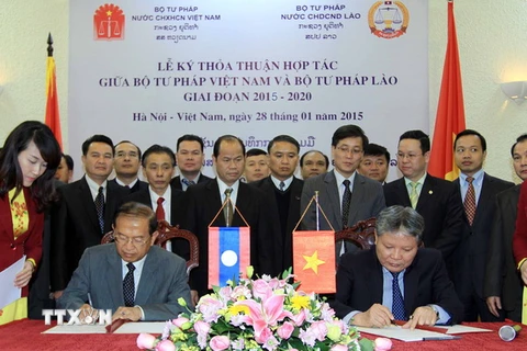 Việt-Lào thúc đẩy hợp tác trong lĩnh vực pháp luật và tư pháp
