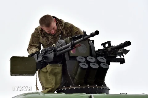 Ba Lan tuyên bố sẵn sàng bán mọi loại vũ khí cho Ukraine