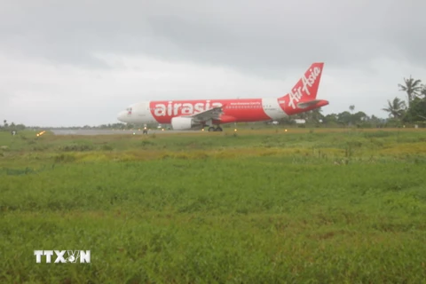 Máy bay của AirAsia đi từ Kuala Lumpur phải quay đầu do sự cố