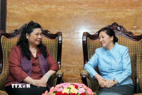 Chủ tịch Quốc hội CHDCND Lào bắt đầu thăm chính thức Việt Nam