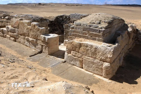 Phát hiện 2 lăng mộ cổ 4.200 năm thờ thầy tế tại Ai Cập