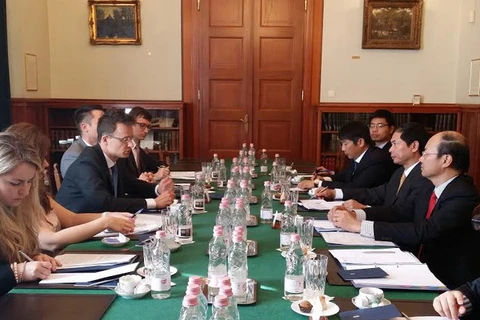 Hungary ủng hộ Việt Nam sớm hoàn tất đàm phán FTA với EU