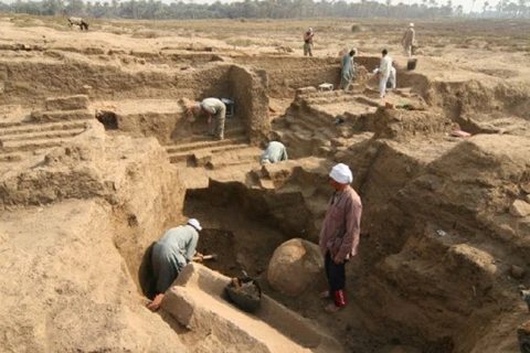 Ai Cập phát hiện phế tích tường thành của cố đô Memphis