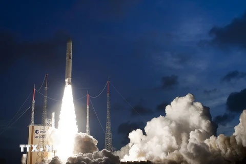 Pháp phóng thành công tên lửa đẩy hạng nặng Ariane-5 lên vũ trụ