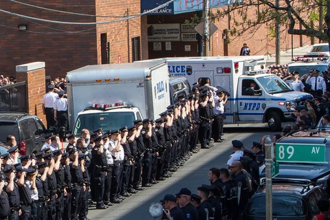 Mỹ: Sỹ quan cảnh sát bị bắn vào đầu tại New York đã tử vong
