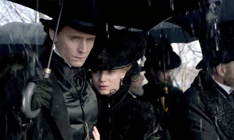 Crimson Peak tung trailer mới gợi bầu không khí đầy ma quái