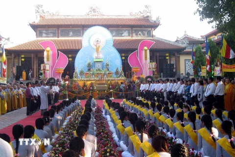 Chủ tịch Mặt trận Tổ quốc gửi thư chúc mừng dịp Đại lễ Phật đản