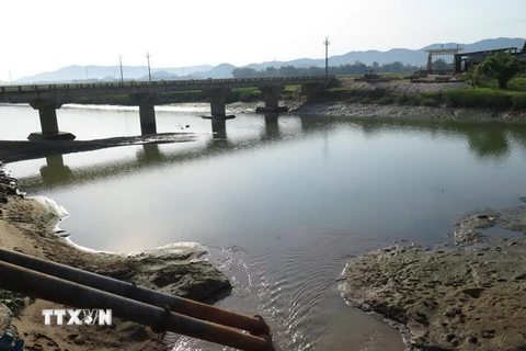 Một đoạn sông Lam. (Ảnh: Nguyễn Văn Nhật/TTXVN)