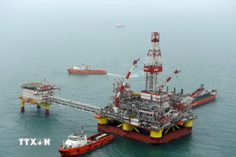 Cơ sở khai thác dầu LUKOIL của Nga tại mỏ dầu Korchagin ở biển Caspia ngày 7/4/2011. (Nguồn: AFP/TTXVN)