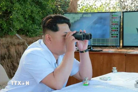 Ông Kim Jong-un gần đây đã theo dõi một vụ bắn thử tên lửa chống hạm kiểu mới. (Nguồn: Yonhap/TTXVN)