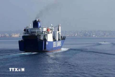 Tàu Đan Mạch Ark Futura đến cảng Latakia (Syria), tham gia vận chuyển hóa chất độc khỏi Syria để tiêu hủy ngày 7/1/2014. (Nguồn: AFP/TTXVN)