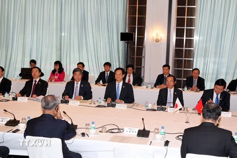 Thủ tướng Nguyễn Tấn Dũng dự và phát biểu tại buổi tọa đàm Kinh tế Việt Nam-Nhật Bản. (Ảnh: Đức Tám/TTXVN)
