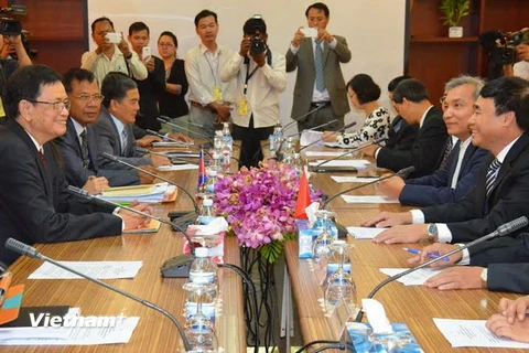 Cuộc họp giữa hai Chủ tịch Ủy ban liên hợp phân giới cắm mốc biên giới trên đất liền Việt Nam-Campuchia ngày 7/7. (Ảnh: Trần Chí Hùng/Vietnam+)