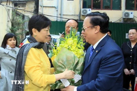 Ông Vũ Xuân Hồng, Chủ tịch Liên hiệp các Tổ chức Hữu nghị Việt Nam tiếp bà Lý Tiểu Lâm, Hội trưởng Hội Hữu nghị Đối ngoại nhân dân Trung Quốc sang thăm và làm việc tại Việt Nam ngày 15/1. (Ảnh: An Đăng/TTXVN)