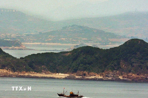 Đảo Gal thuộc khu vực hải giới phía tây, ngay sát Giới tuyến phía Bắc (NLL) trên biển Hoàng Hải. ngày 28/5/2009. (Nguồn: Yonhap/TTXVN)