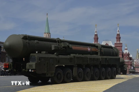 Tên lửa đạn đạo xuyên lục địa Yars RS-24 tham gia lễ duyệt binh kỷ niệm 70 Ngày Chiến thắng ở thủ đô Moskva ngày 9/5. (Nguồn: AFP/TTXVN)