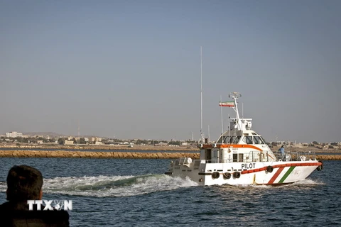 Tàu thuyền ở vùng vịnh Oman, gần thành phố cảng Chabahar, miền nam Iran. (Nguồn: THX/TTXVN)