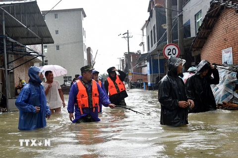 Cảnh ngập sau những trận mưa lớn do ảnh hưởng của bão Soudelor tại Ningde, tỉnh Phúc Kiến ngày 9/8. (Nguồn: THX/TTXVN)