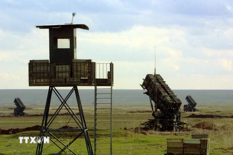 Hệ thống phòng thủ tên lửa Patriot tại sân bay quân sự Diyarbakir ở miền đông nam Thổ Nhĩ Kỳ ngày 11/3/2003. (Nguồn: AFP/TTXVN)