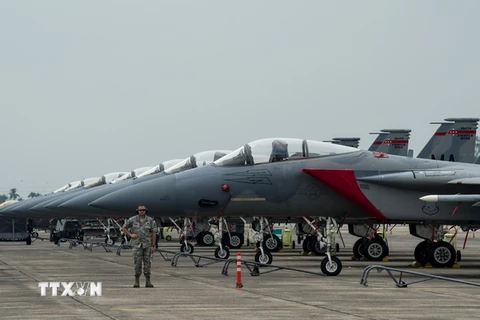 Máy bay chiến đấu F-15C của quân đội Mỹ tham gia một cuộc tập trận. (Nguồn: AFP/TTXVN)