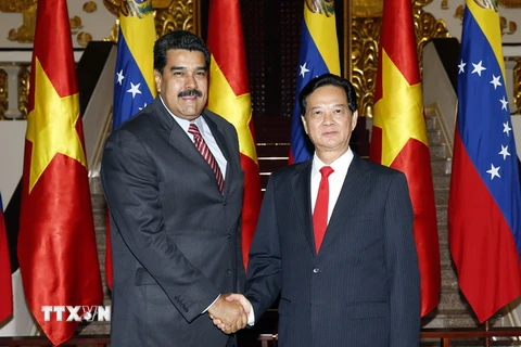 Thủ tướng Nguyễn Tấn Dũng hội kiến Tổng thống Cộng hòa Boliva Venezuela Nicolás Maduro Moros đang thăm chính thức Việt Nam. (Ảnh: Đức Tám/TTXVN)