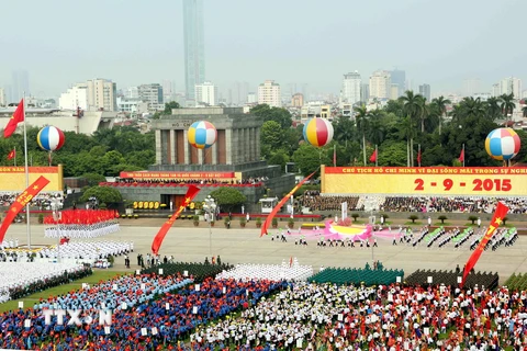 Toàn cảnh Lễ míttinh, diễu binh, diễu hành cấp Quốc gia tại Quảng trường Ba Đình. (Ảnh: TTXVN)
