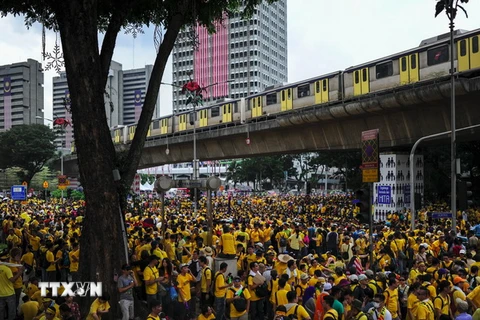 Quang cảnh cuộc biểu tình ở Kuala Lumpur ngày 30/8. (Nguồn: AFP/TTXVN)