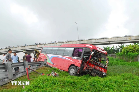 Hiện trường vụ tai nạn. (Ảnh: Mạnh Linh/TTXVN)