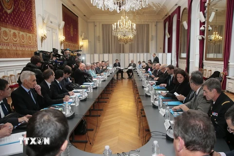 Cuộc họp Ủy ban an ninh giao thông quốc gia Pháp tại Paris ngày 19/10. (Nguồn: AFP/TTXVN)