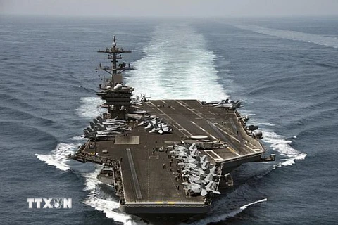 Tàu sân bay USS Theodore Roosevelt được triển khai trong chiến dịch an ninh hàng hải tại vùng Vịnh. (Nguồn: AFP/TTXVN)