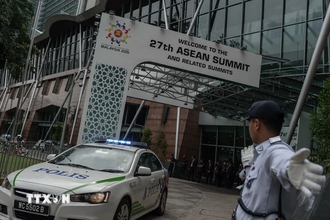 Cảnh sát Malaysia tham gia diễn tập nhằm chuẩn bị cho Hội nghị ASEAN tại thủ đô Kuala Lumpur ngày 16/11. (Nguồn: AFP/TTXVN)