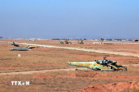 Máy bay chiến đấu của lực lượng không quân Syria tại căn cứ không quân Kweyris ở thành phố Aleppo ngày 11/11. (Nguồn: AFP/TTXVN)