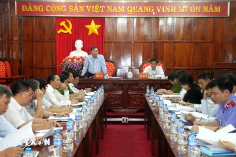 Đoàn công tác Văn phòng Chính phủ làm việc tại tỉnh Bình Phước. (Ảnh: K GỬIH/TTXVN)