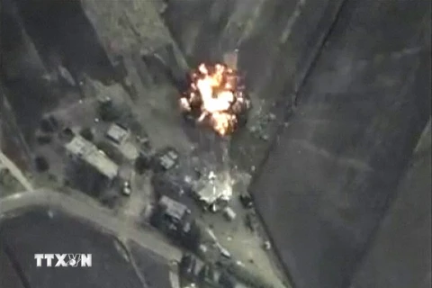Máy bay chiến đấu Nga oanh kích các mục tiêu của IS ở vùng núi Syria ngày 30/9. (Nguồn: Reuters/TTXVN)