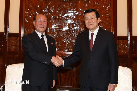 Chủ tịch nước Trương Tấn Sang tiếp Viện trưởng Viện Kiểm sát Tối cao Triều Tiên Jang Byong Gyu, sang thăm và làm việc tại Việt Nam. (Ảnh: Nguyễn Khang/TTXVN)