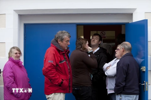 Người dân tham gia cuộc trưng cầu dân ý tại Falklands/Malvinas năm 2013. (Ảnh: AFP/TTXVN)