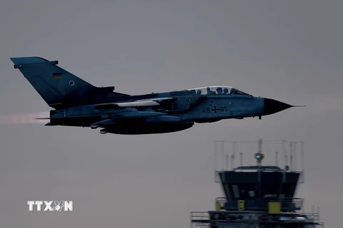 Máy bay trinh sát Tornado của Không quân Đức tại căn cứ không quân ở Jagel, miền bắc nước Đức ngày 4/12. (Nguồn: AFP/TTXVN)