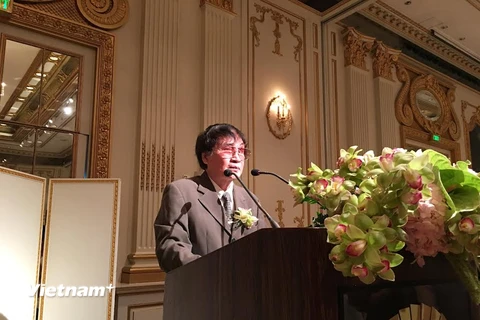 Nhà văn Trần Mai Hạnh phát biểu tại lễ trao giải. (Ảnh: PV/Vietnam+)