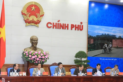 Phó Thủ tướng, Bộ trưởng Ngoại giao Phạm Bình Minh chủ trì Phiên họp lần thứ 3 của Ủy ban Quốc gia APEC 2017 để tổng kết năm 2015 và định hướng trọng tâm công tác 2016. (Ảnh: Thống Nhất/TTXVN)