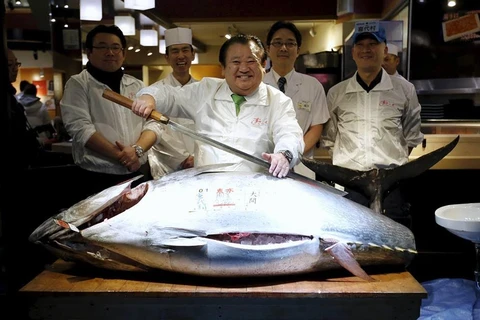Con cá ngừ trị giá gần 120.000 USD tại chợ cá Nhật Bản
