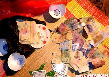 Thành phố Hồ Chí Minh: Triệt phá sòng bạc lớn tại khu Sở Thùng 