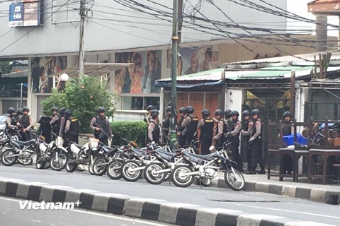 Cảnh sát được huy động tại Jakarta. (Ảnh: Ngọc Hiệp/Vietnam+)