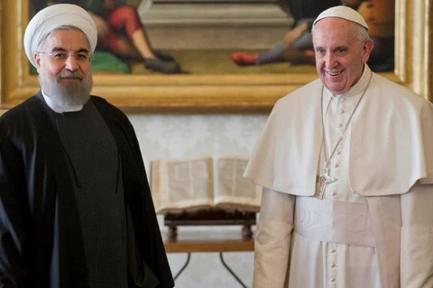 Giáo hoàng Francis và Tổng thống Iran Hassan Rouhani. (Nguồn: foxnews.com)