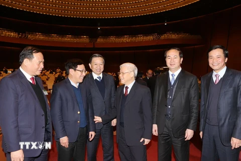 Tổng Bí thư Nguyễn Phú Trọng với các đại biểu dự hội nghị. (Ảnh: Trí Dũng/TTXVN)