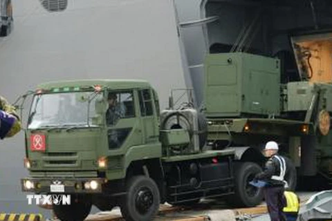 Xe chở Hệ thống đánh chặn tên lửa PAC-3 rời bến cảng ở Ishigaki ở miền Nam Nhật Bản ngày 6/2. (Nguồn: Kyodo/TTXVN)
