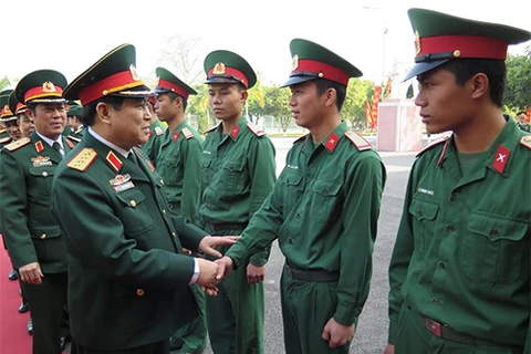 Đại tướng Ngô Xuân Lịch thăm, kiểm tra, chúc Tết Bính Thân 2016