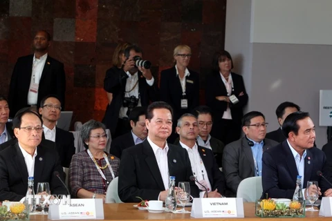 Thủ tướng Chính phủ Nguyễn Tấn Dũng dẫn đầu đoàn đại biểu Cấp cao Việt Nam tham dự hội nghị. (Ảnh: Đức Tám/TTXVN)