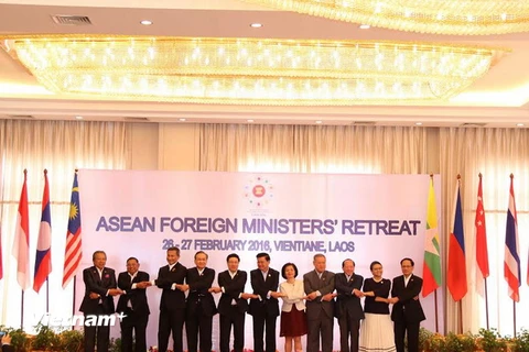 Phó Thủ tướng, Bộ trưởng Ngoại giao Phạm Bình Minh và các đại biểu tại hội nghị. (Ảnh: Phạm Kiên/Vietnam+)