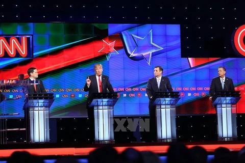 Các ứng cử viên đảng Cộng hòa tại cuộc tranh luận thứ 12 ở Miami. (Nguồn: AFP/TTXVN)